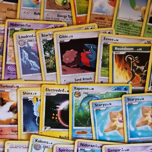 Assorted Pokémon Cards - Picture 6 of 10